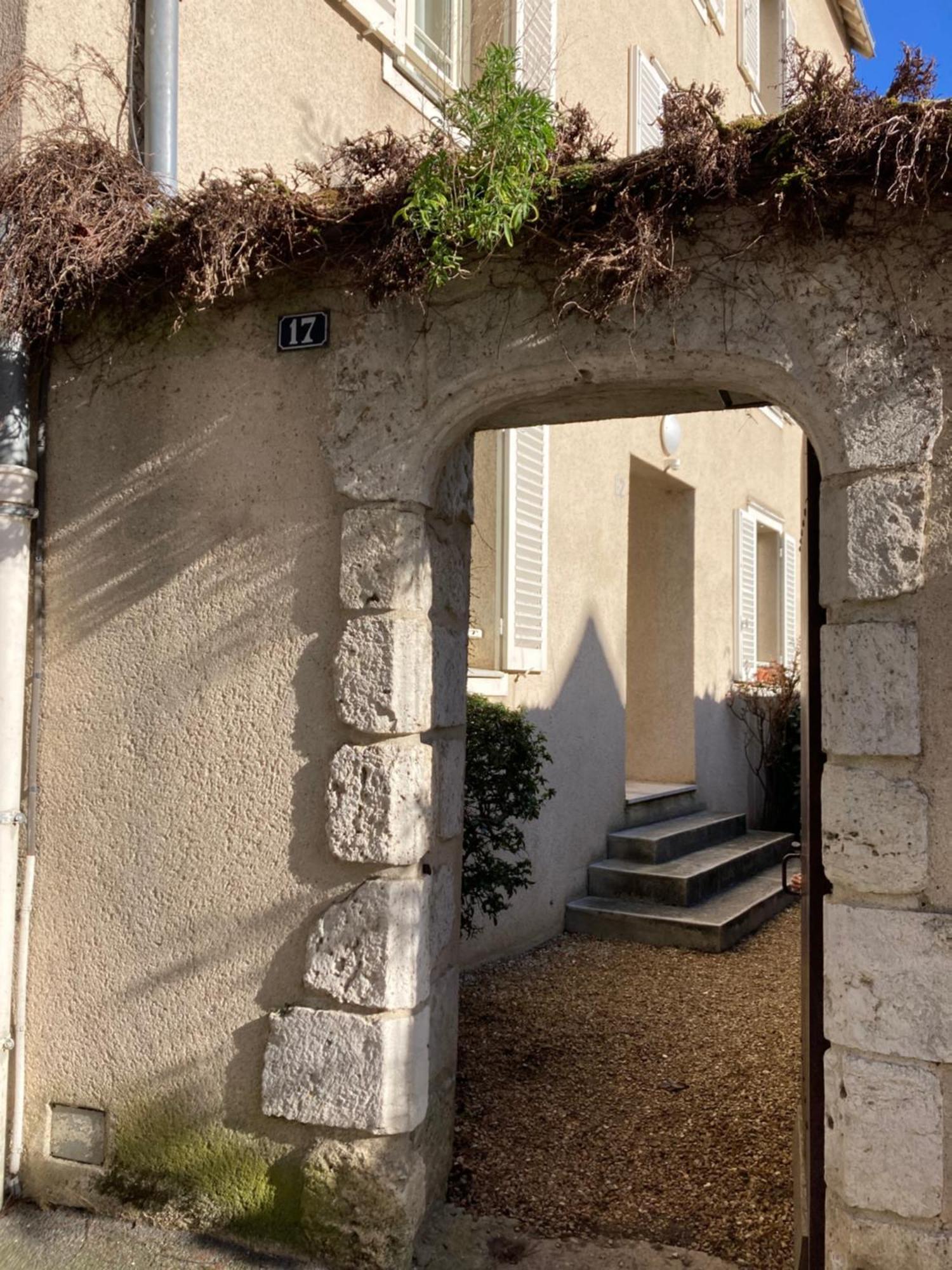 T3 De 55M2 Au Centre De Chartres Avec Parking Apartment Exterior foto